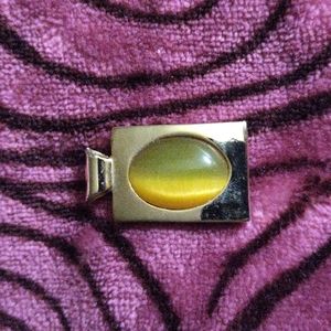 Vintage Goldtone pendant-$5 add on